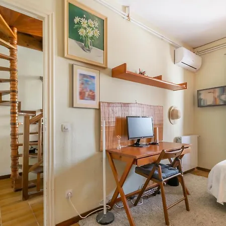 Paola: Preciosa Casa Pareada Con Piscina Sitges