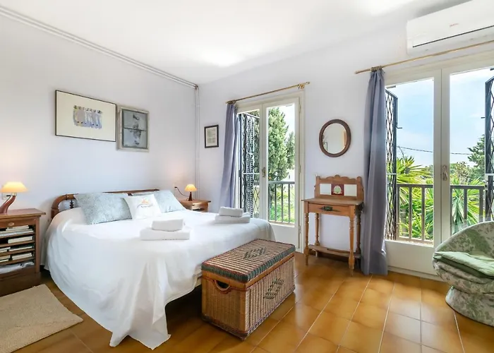 Paola: Preciosa Casa Pareada Con Piscina 锡切斯