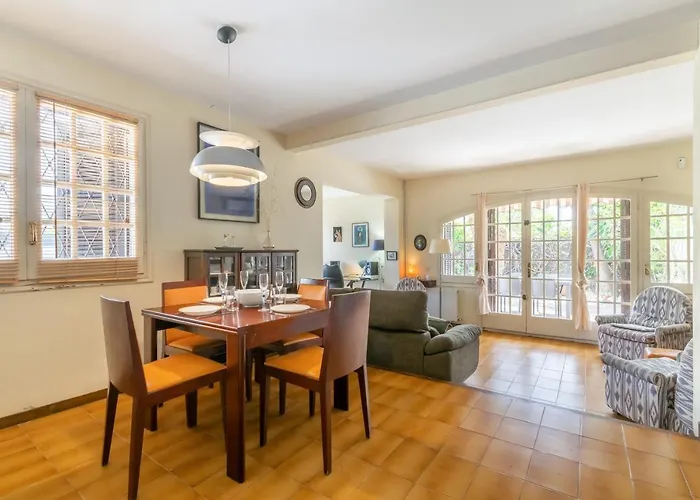 Paola: Preciosa Casa Pareada Con Piscina سيدجيس