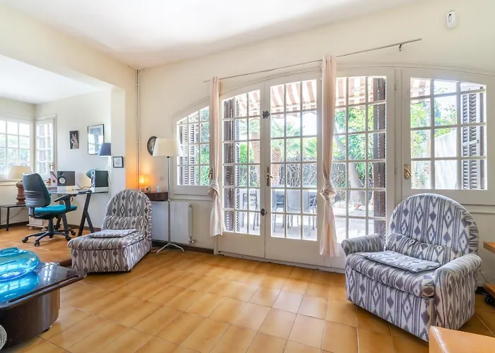 Paola: Preciosa Casa Pareada Con Piscina شقة