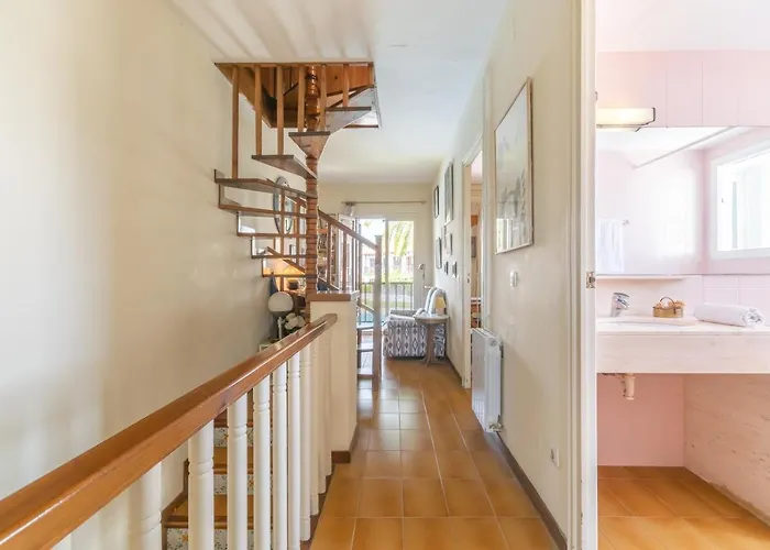 Paola: Preciosa Casa Pareada Con Piscina * Σίτζες