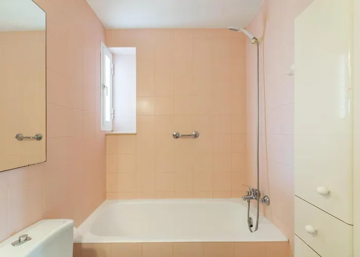 Paola: Preciosa Casa Pareada Con Piscina