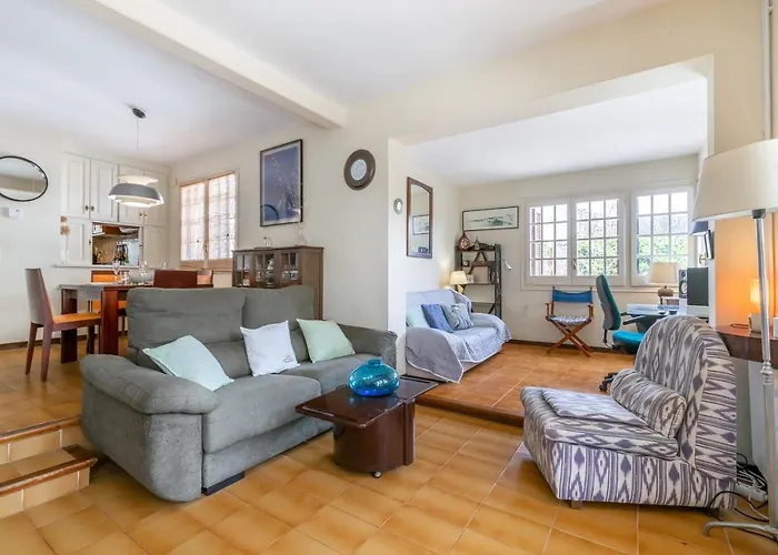 Paola: Preciosa Casa Pareada Con Piscina * Σίτζες