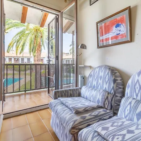 Paola: Preciosa Casa Pareada Con Piscina